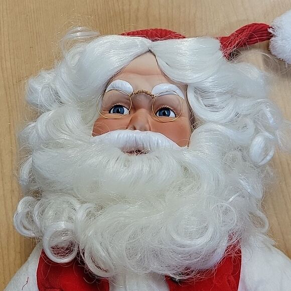 DANBURY MINT EUC-VTG SANTA W/Workbench & MRS CLAUS W/Tea Tray - Picture 5 of 14